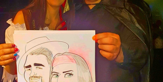 אטרקציית הקריקטורות באירועי חתונה - מתנה ומזכרת יפה ולא יקרה לכל הזוגות והאורחים באירוע - רעיון יפה לאטרקציה לחתונה