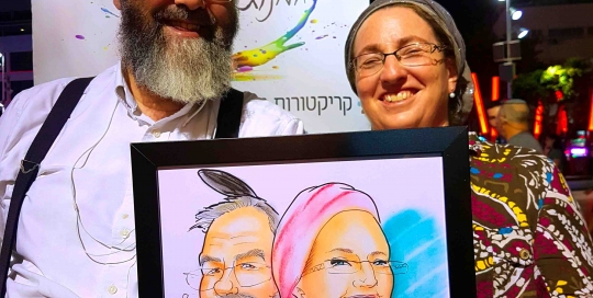 ציורי קריקטורות כמתנה לסבתא וסבא באירוע ומזכרת מיוחדת מכל הנכדים - וגם חוויה והנאה משפחתית מאת בתאל הקריקטוריסטית